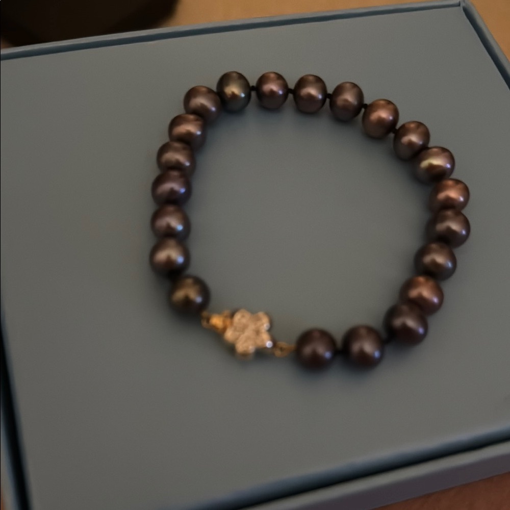 Elegant Black Pearl Bracelet
